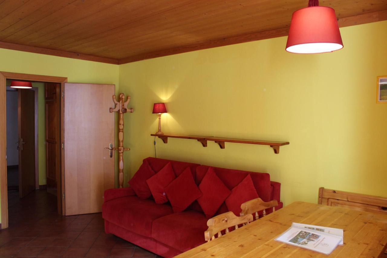 אפרטהוטל וילאבאסה Residenze Sonnenschein Casa Rossa מראה חיצוני תמונה