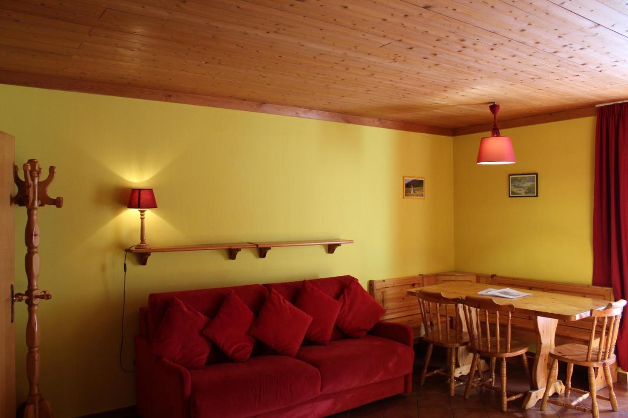 אפרטהוטל וילאבאסה Residenze Sonnenschein Casa Rossa מראה חיצוני תמונה
