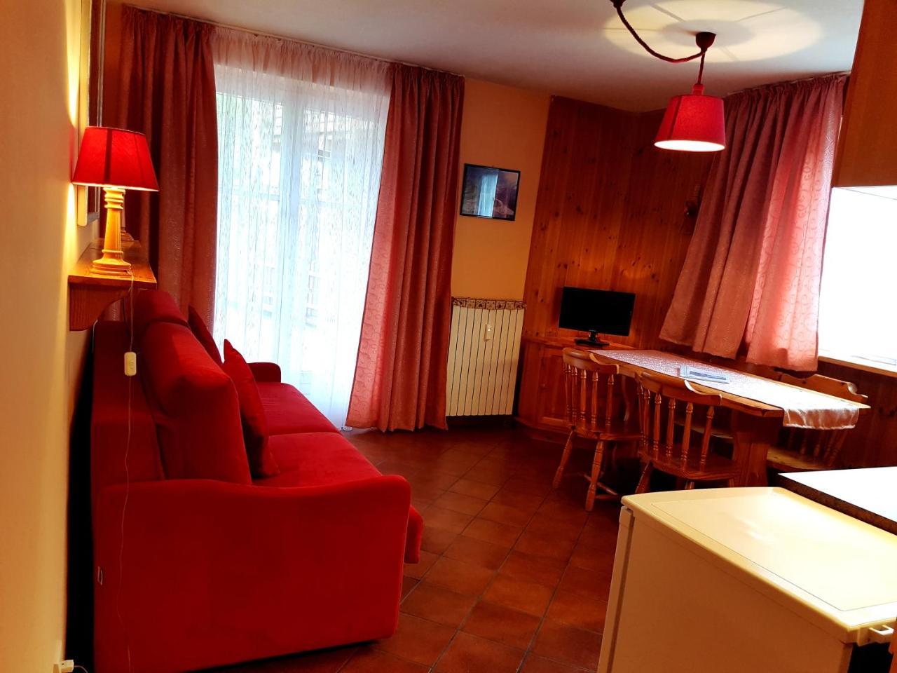 אפרטהוטל וילאבאסה Residenze Sonnenschein Casa Rossa מראה חיצוני תמונה